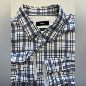 Hugo Boss - cotton Check pattern button up shirt Size Medium (slim fit)